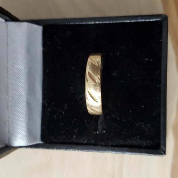 Vintage Jewelry - 14K Gold Solid Minimalist Sturdy Wedding Ring